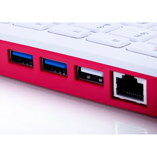 Raspberry Pi 400 detalle de los conectores USB 3.0 y 2.0 y HDMI