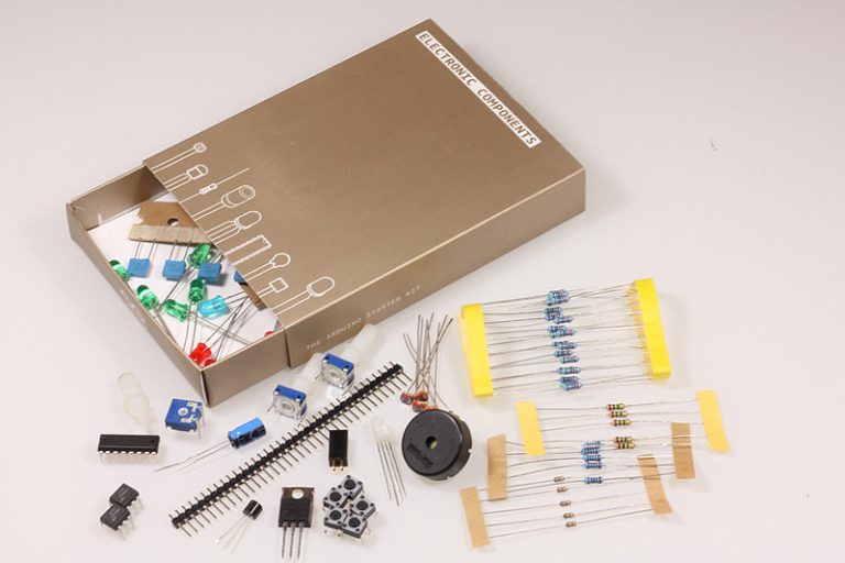 Arduino Starter Kit (en castellano e inglés) Kit de iniciación Ultralab