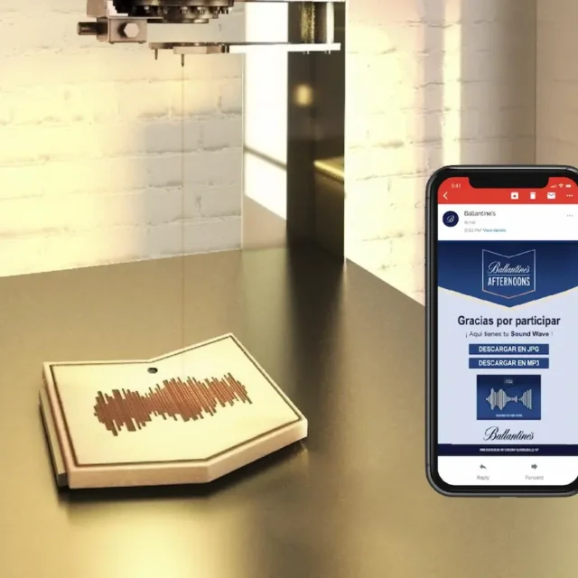 Ballantines afternoons aplicación móvil y ejemplo de grabado láser sobre madera